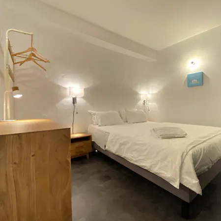 Boutique Un En Bayonne