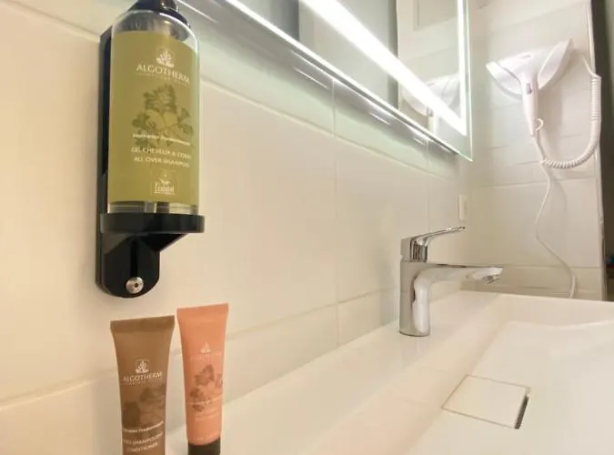 Boutique Un En * Bajonna