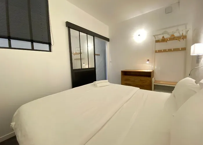 Boutique Un En * Bajonna