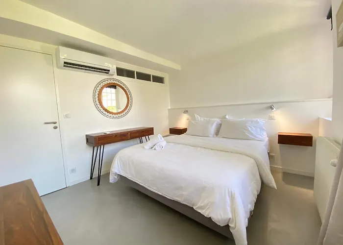 Boutique Un En Bajonna